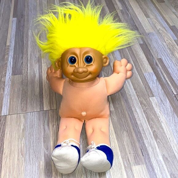 Vintage Russ Troll Doll Plush 10 inch - Yellow Hair Blue Eyes Stuffed Toy Age 3+ - Picture 1 of 7